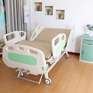 Quality Inspection for Low Profile Utility Bed - A02-51 ABS central brake medical bed 3 cranks manual ICU hospital bed – Webian